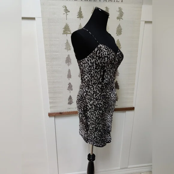 Guess Mini Dess - Small - Picture 4 of 8